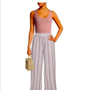 Breezy sunny-day style wide-leg linen-blend pants.